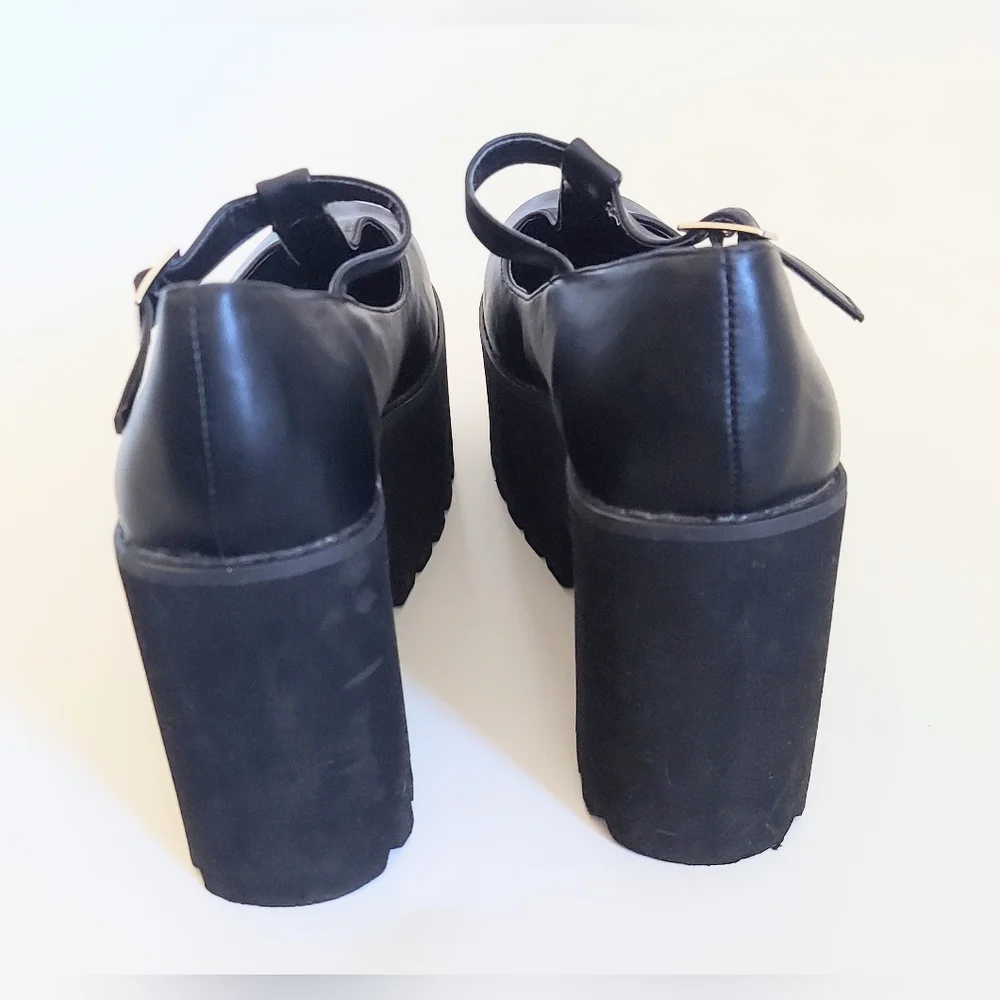 Source Unknown strap platform